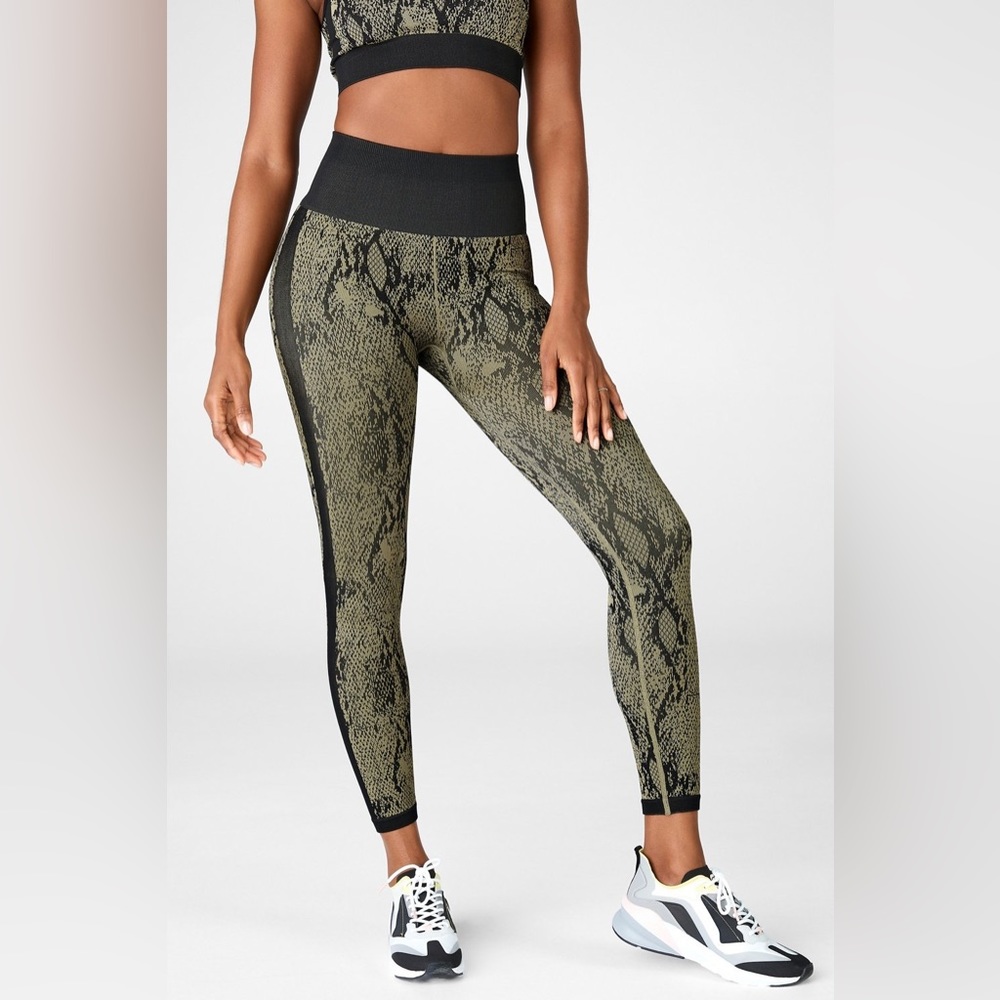 FABLETICS High-Waisted Seamless Snakeskin 7/8